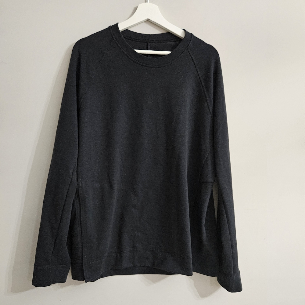 Lululemon Men's Black Crew Neck Shirt